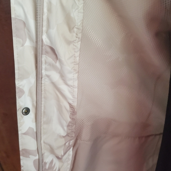 Columbia's Splash jacket - omni tech - Picture 9 of 12